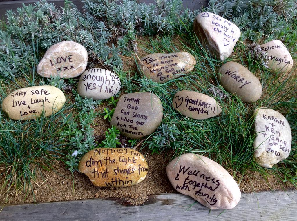 group stone art  photo